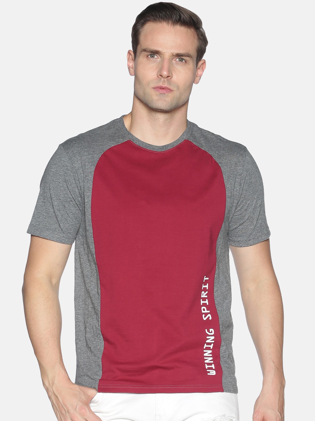 

UrGear Men Grey Melange & Maroon Solid Round Neck T-shirt