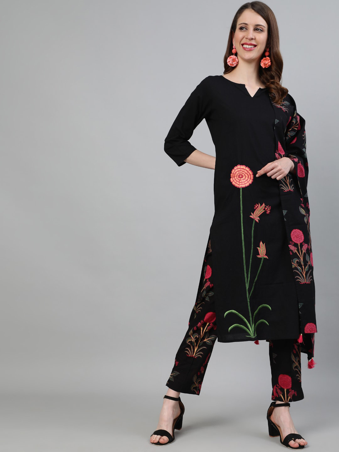 

Jaipur Kurti Women Black & Pink Embroidered Kurta with Trousers & Dupatta