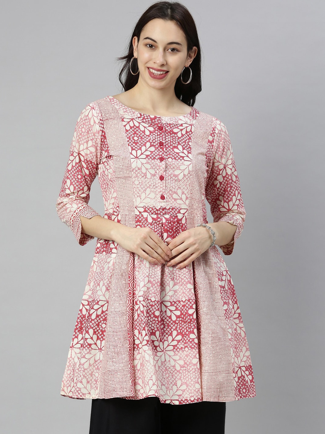 

Neerus Women Red & Peach-Coloured Ethnic Motifs Printed Anarkali Kurta