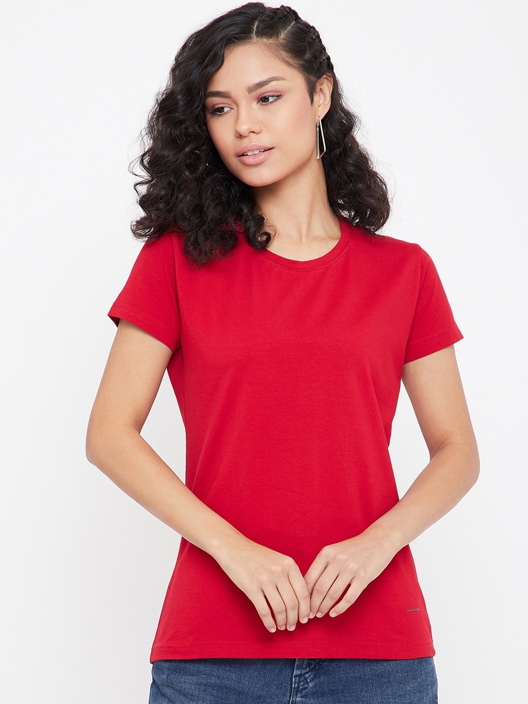 

Okane Women Red Solid Round Neck T-shirt