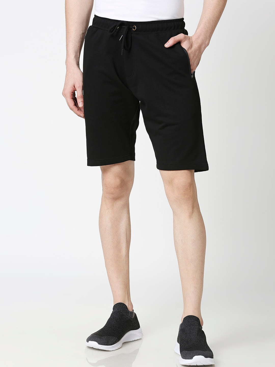 Bewakoof Men Black Solid Regular Fit Sports Shorts