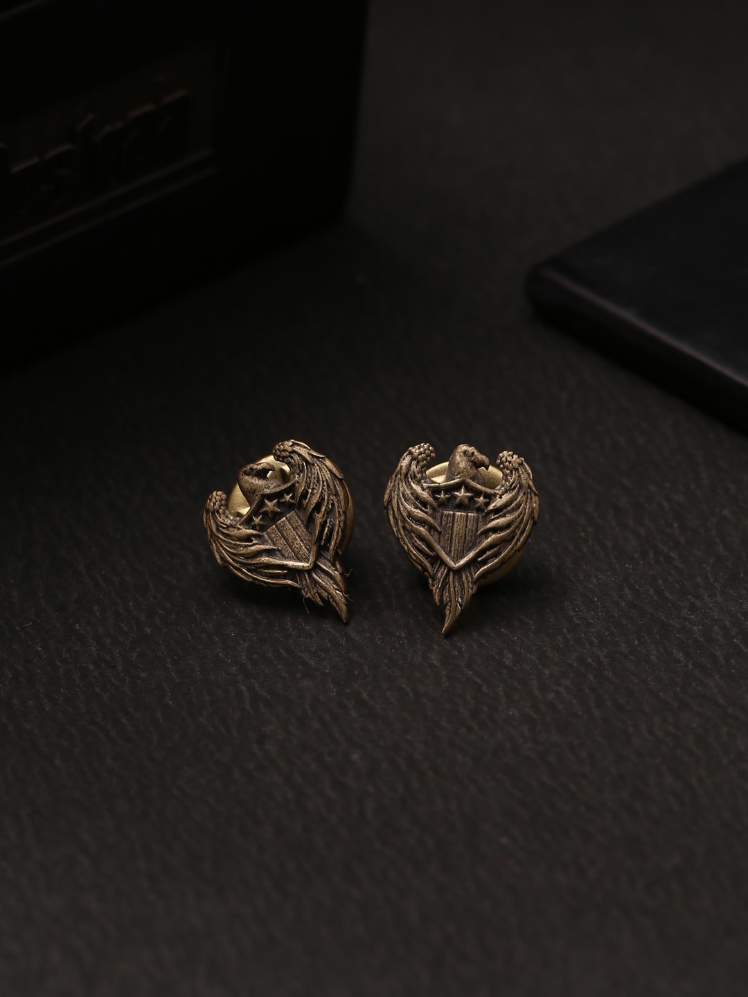 

COSA NOSTRAA Men Antique Gold-Toned Phoenix Collar Tips Accessory Gift Set