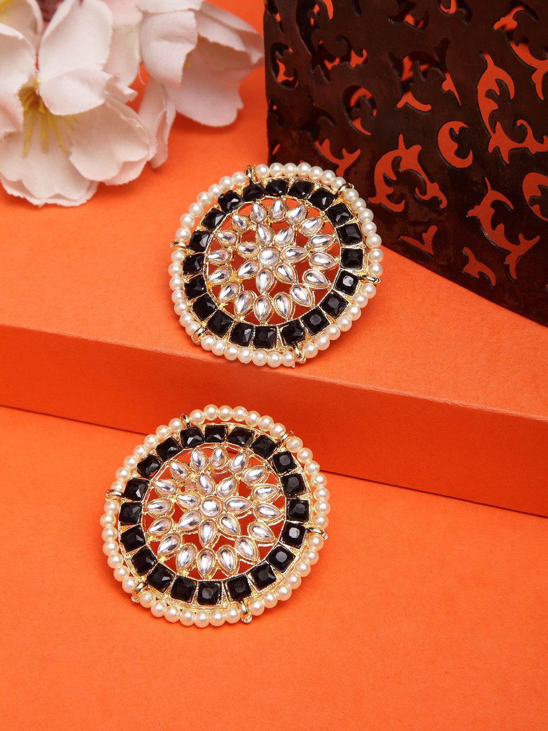 

Shining Diva Black Circular Studs