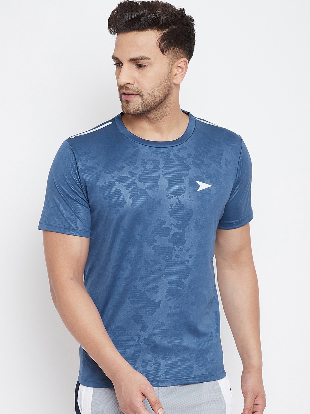 

Sportigoo Men Blue Printed Round Neck T-shirt