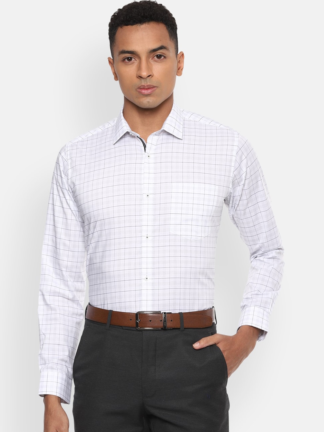 

Van Heusen Men White & Black Regular Fit Checked Casual Shirt