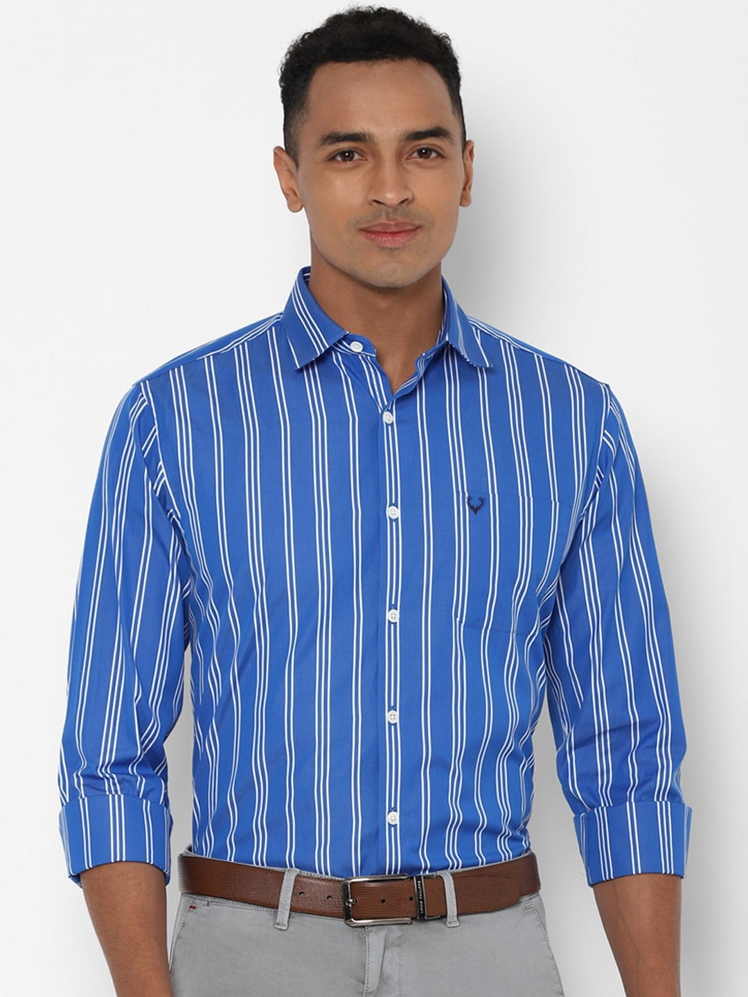 

Allen Solly Men Blue & White Slim Fit Striped Cotton Casual Shirt