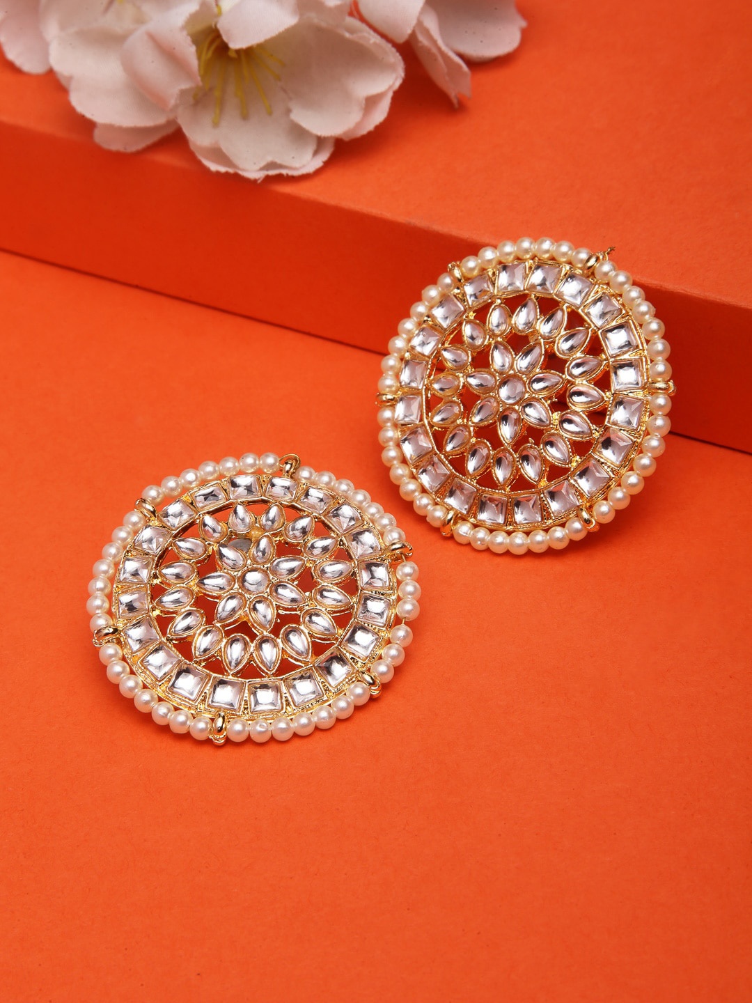 

Shining Diva White Circular Studs