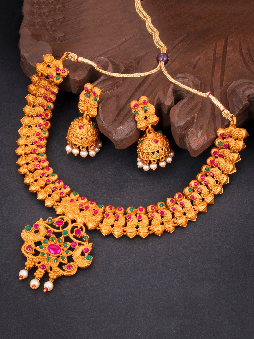 

Sukkhi Gold-Plated Pink & White Stone-Studded & Pearl Beaded Jewellery Set