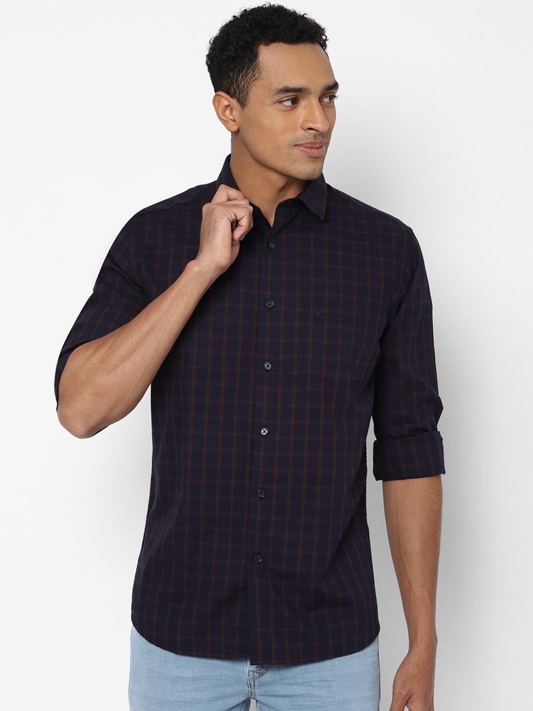 

Allen Solly Men Navy Blue & Maroon Slim Fit Checked Casual Shirt