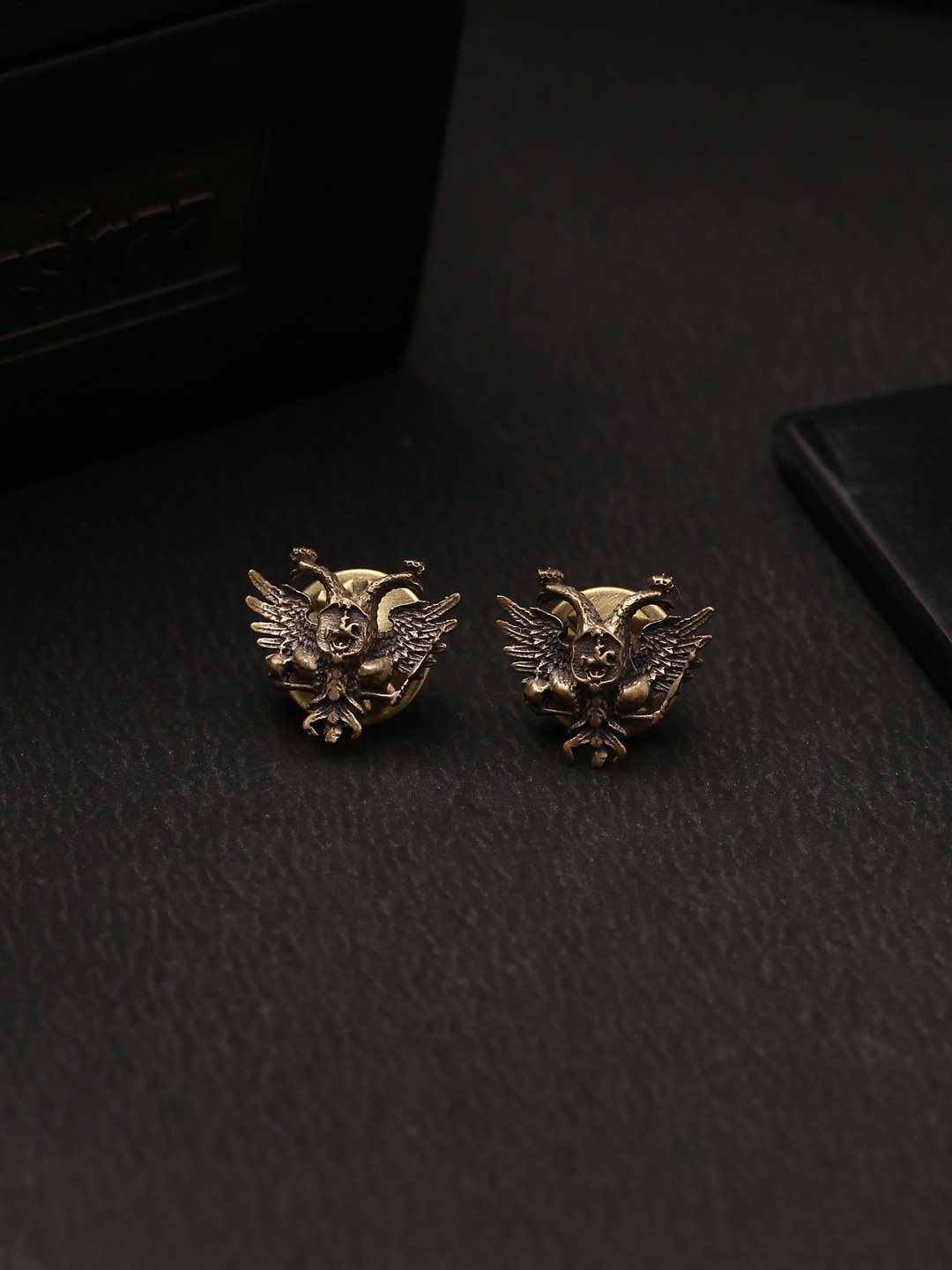 

COSA NOSTRAA Men Gold-Toned Rising Phoenix Collar Tips Accessory Gift Set
