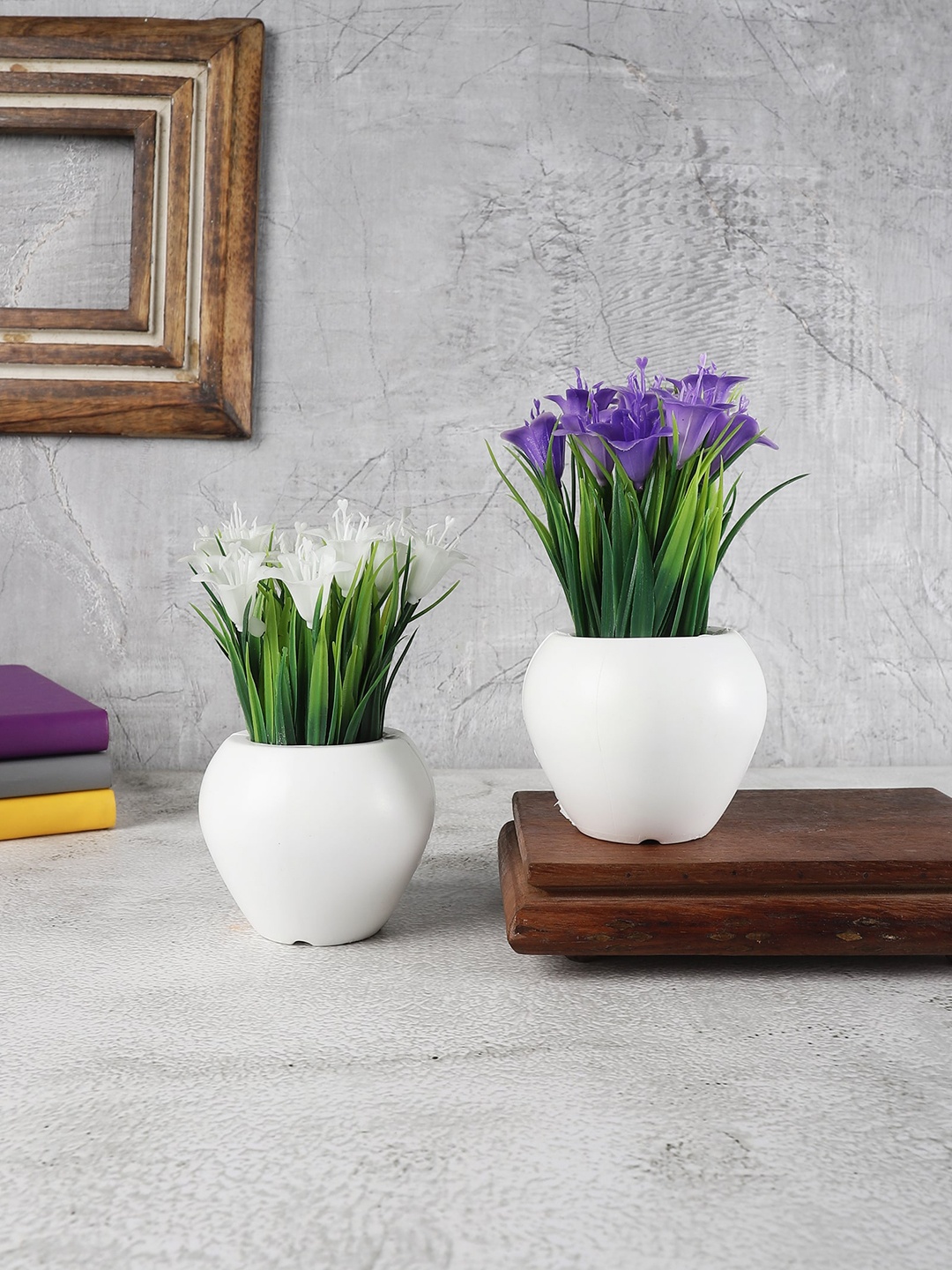 

FOLIYAJ Set Of 2 Artificial Lily Flowers With Pot, White