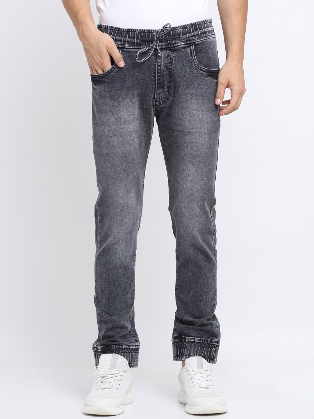 

Rodamo Men Black Slim Fit Mid-Rise Clean Look Jogger Jeans