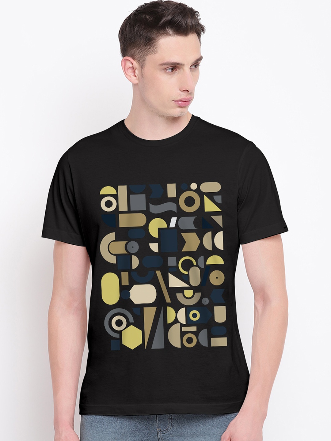 

THREADCURRY Men Black & Yellow Printed Round Neck T-shirt