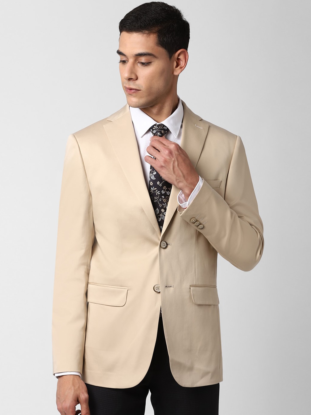 

Peter England Elite Men Beige Solid Single-Breasted Slim-Fit Formal Blazer