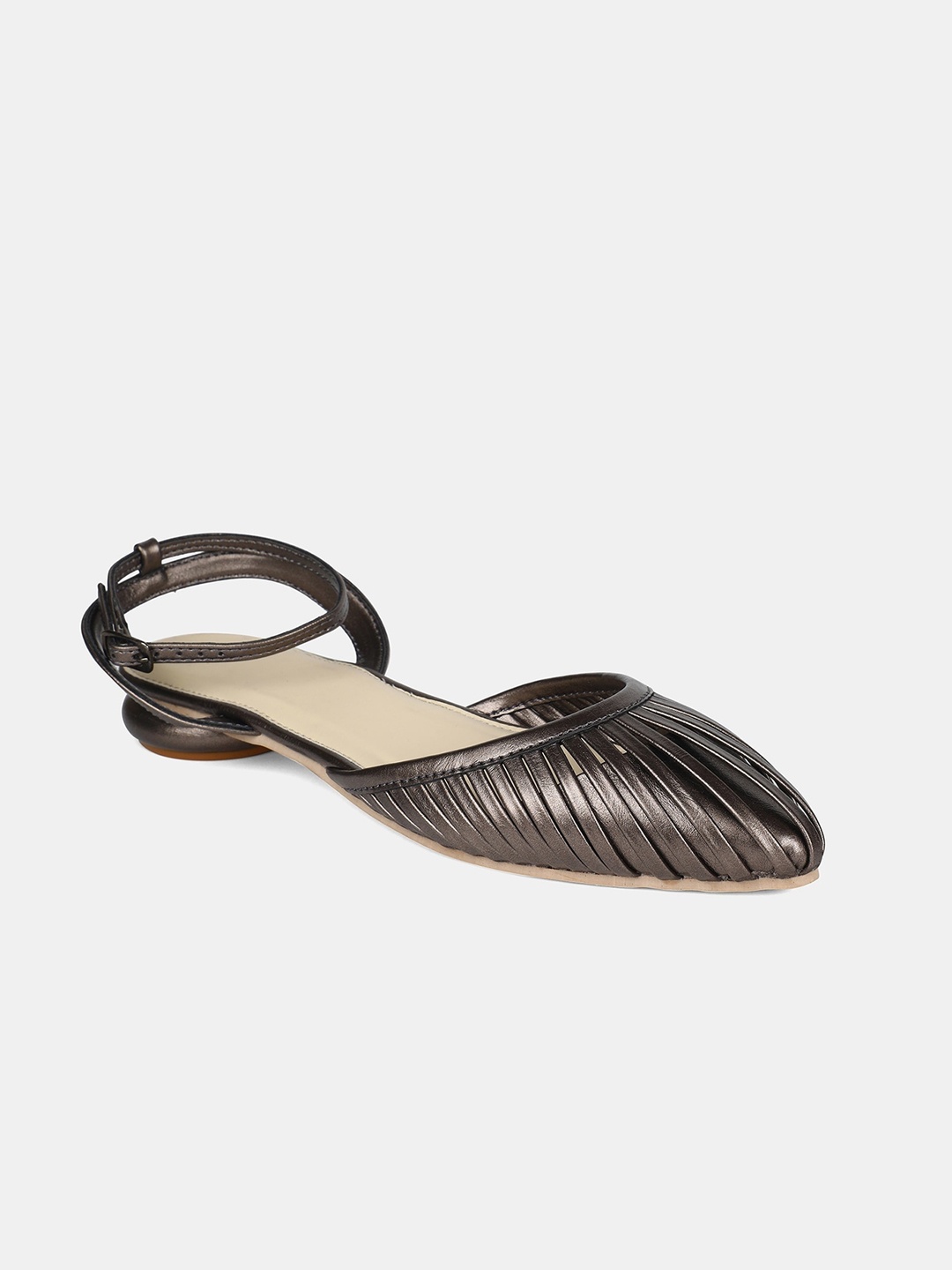 

W The Folksong Collection Women Grey Textured Pumps