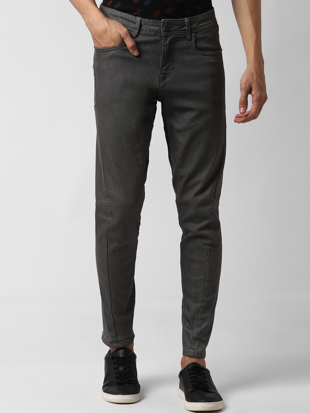 

Peter England Casuals Men Grey Regular Fit Mid-Rise Clean Look Jeans