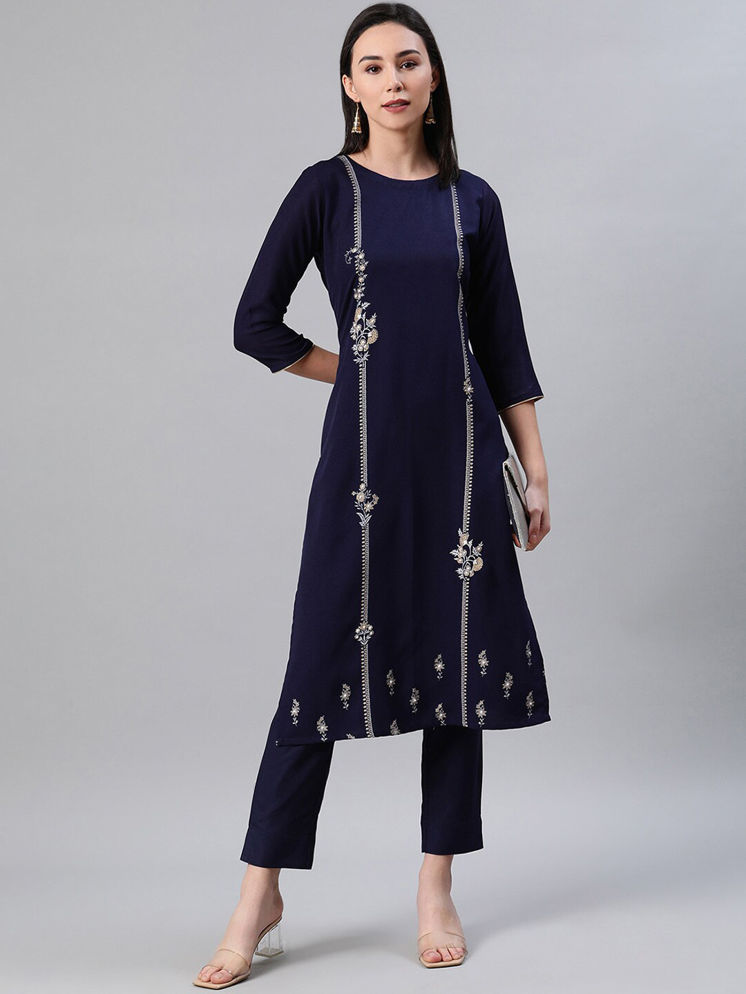 

ZIYAA Women Navy Blue & White Floral Foil Printed Kurta