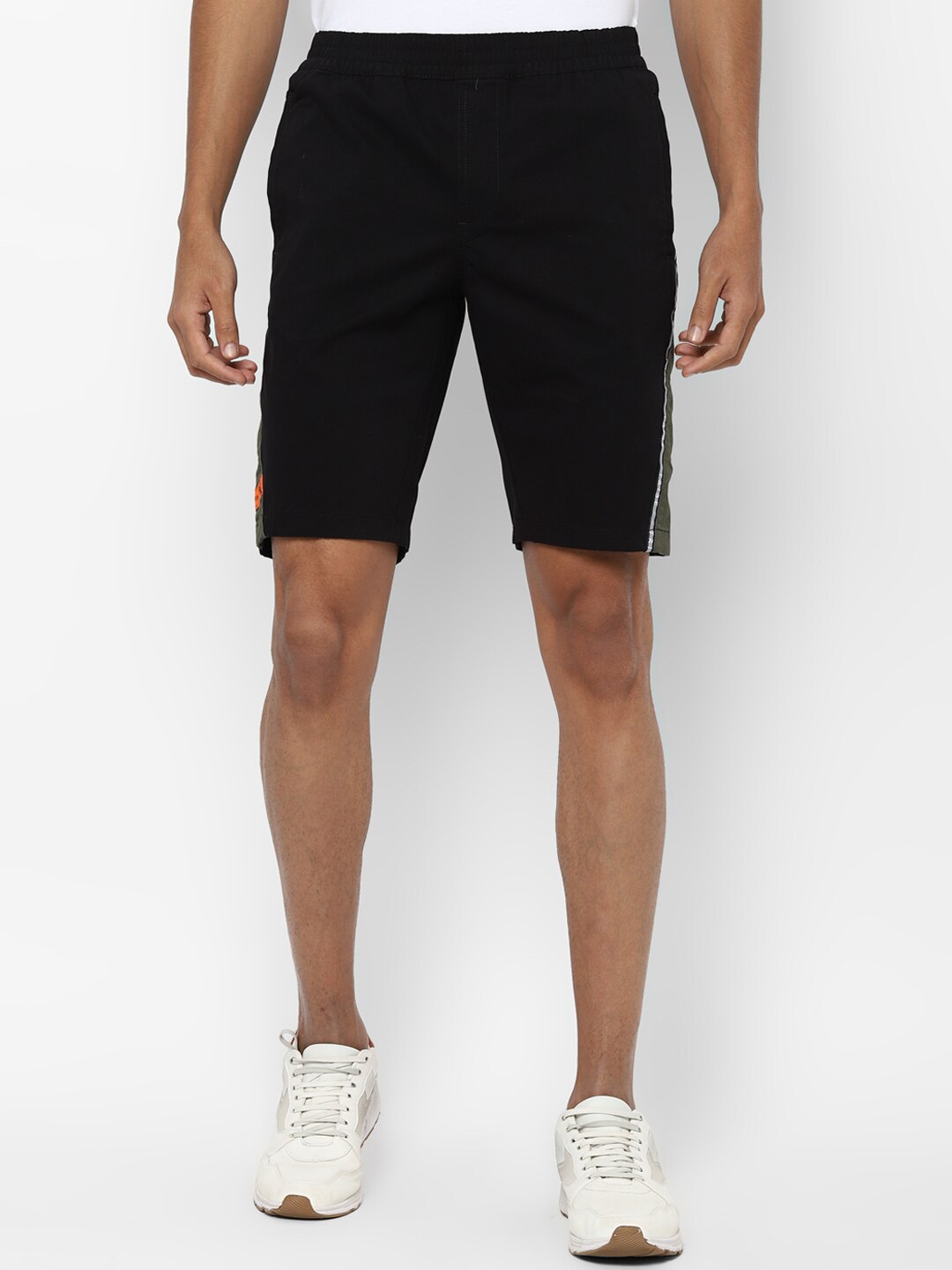 

Allen Solly Tribe Men Black Colourblocked Slim Fit Regular Shorts