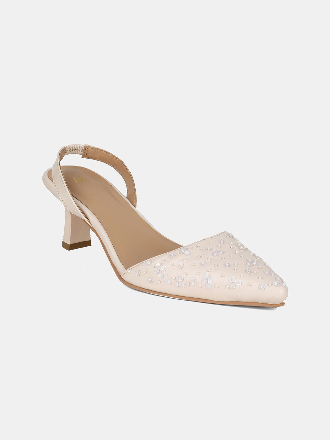

W The Folksong Collection Women Off-White Embellished Pumps