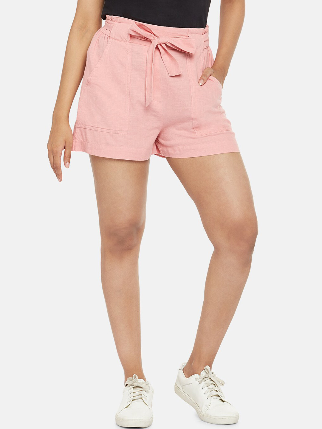 

People Women Pink Solid Regular Fit Shorts