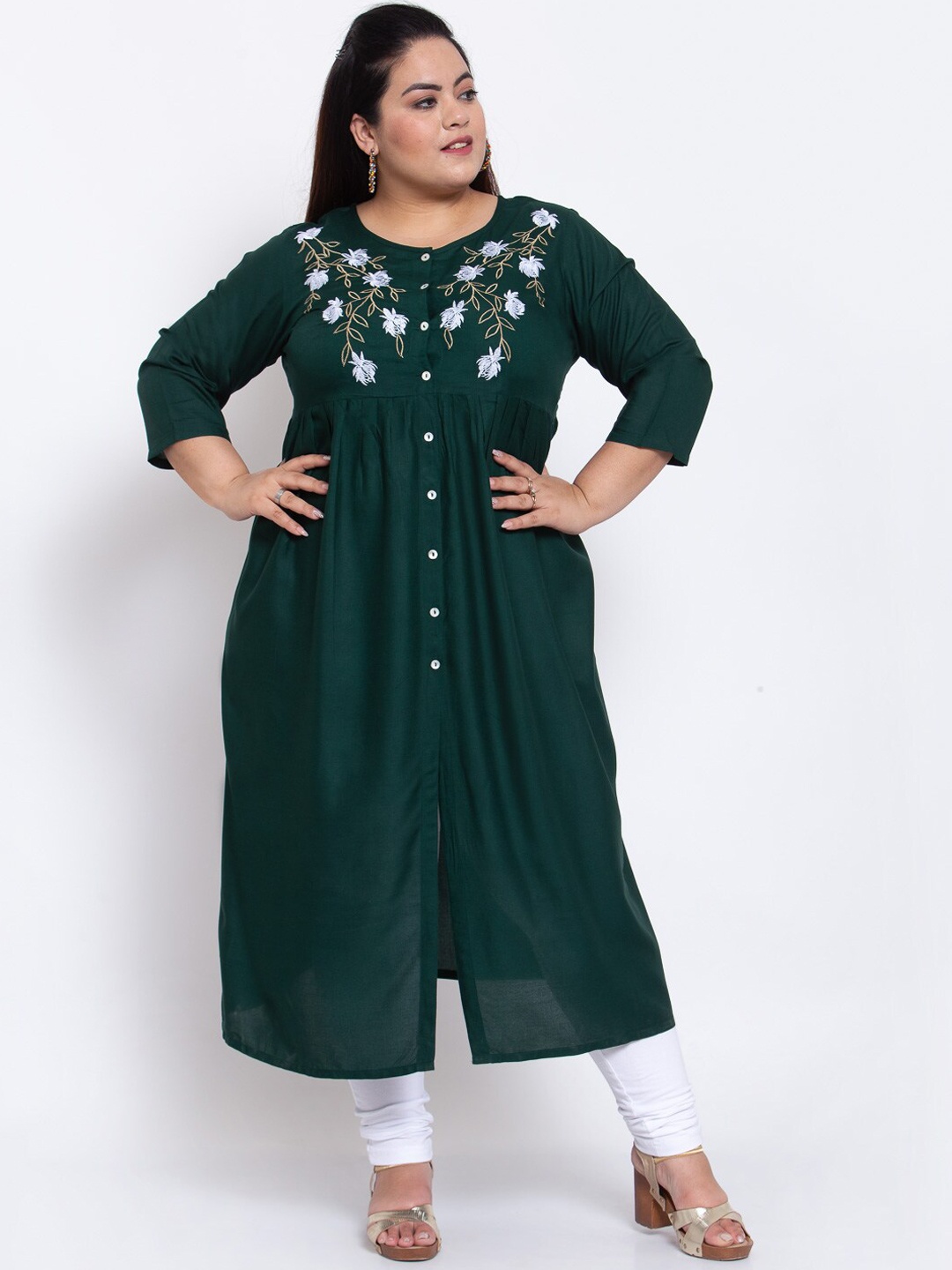 

plusS Women Green Floral Embroidered Anarkali Kurta
