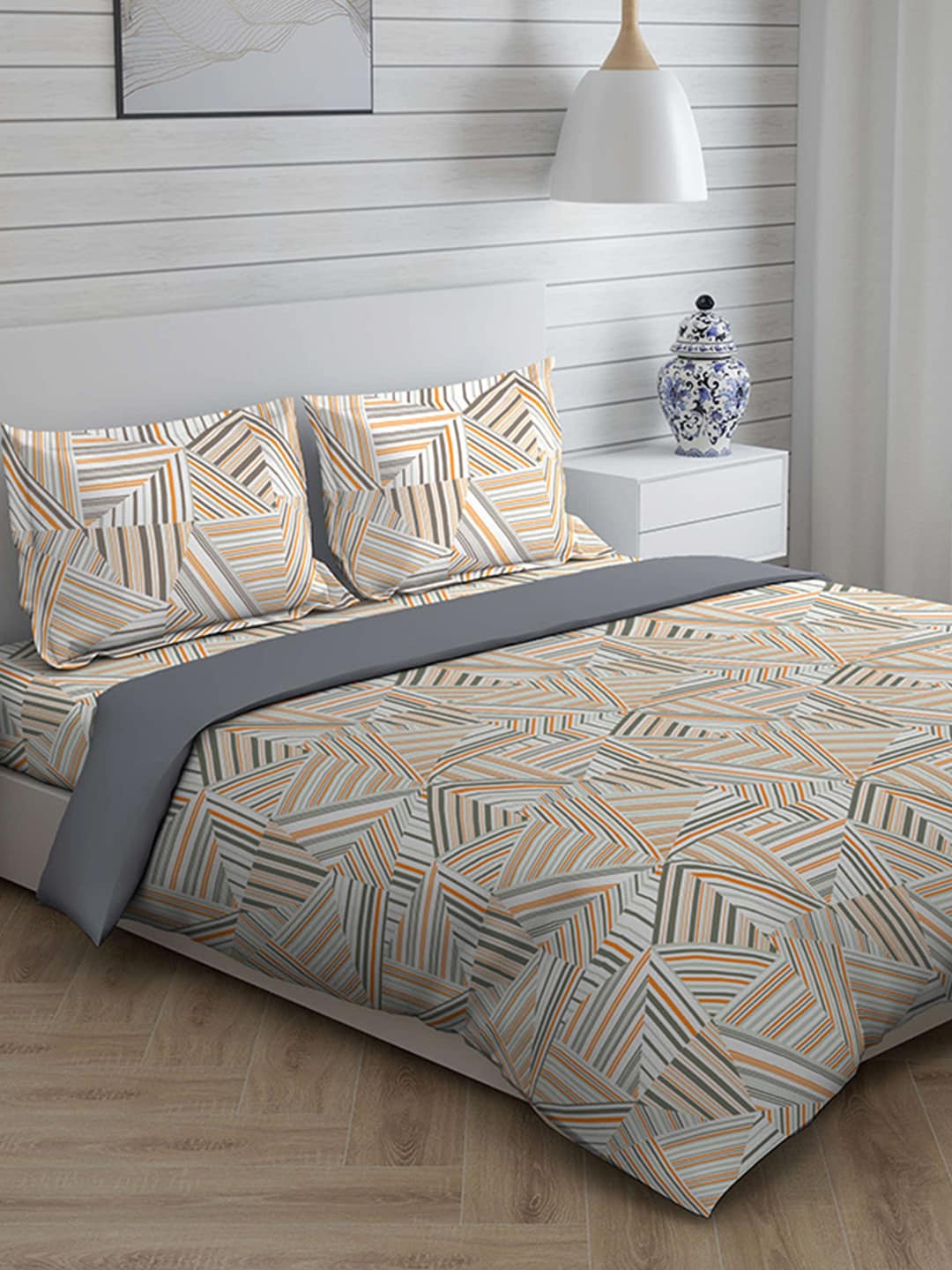

Boutique Living India Grey & White Geometric Printed Pure Cotton 220 TC Bedding Set