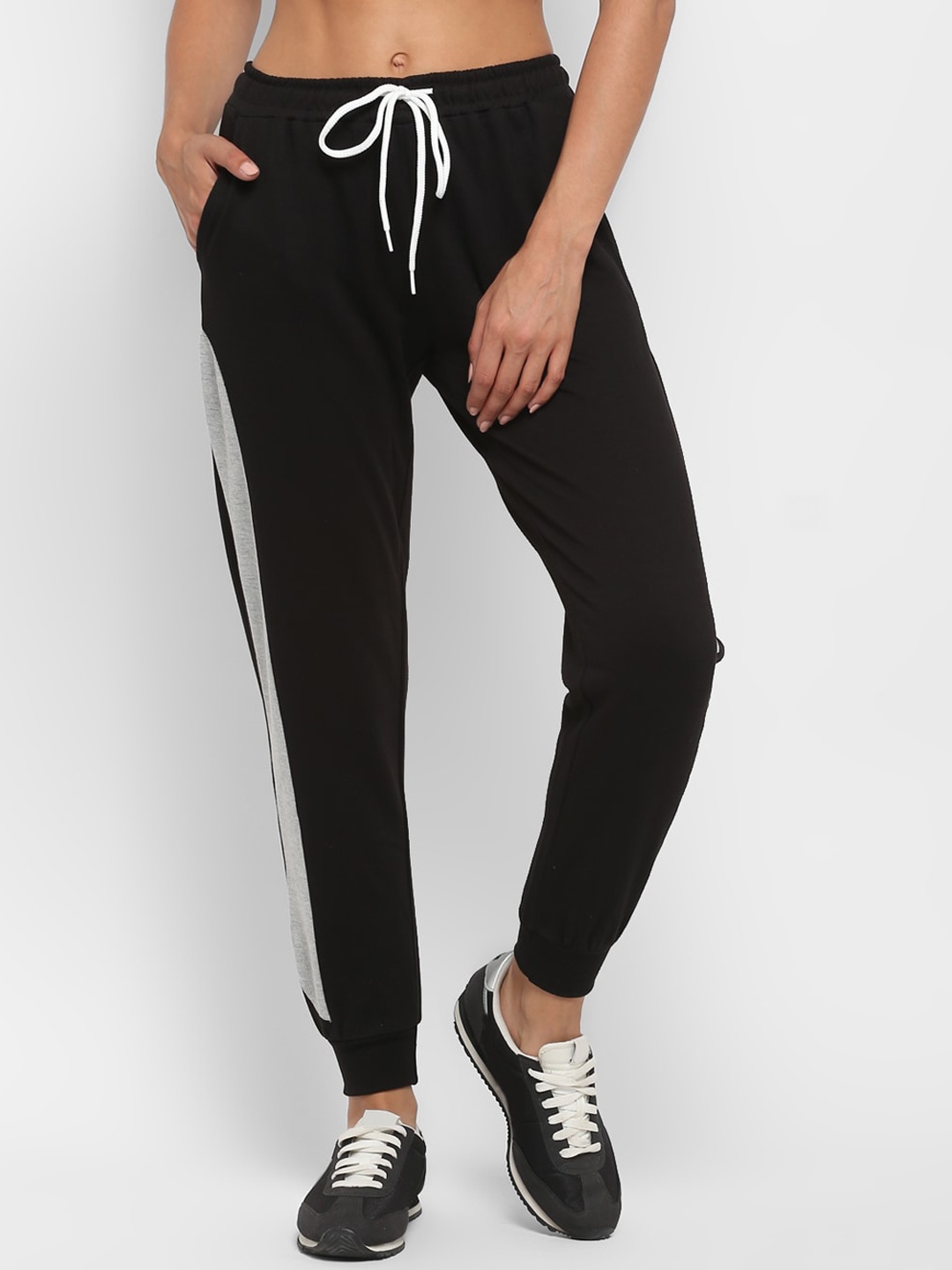 

OFF LIMITS Women Black Solid Slim-Fit Joggers
