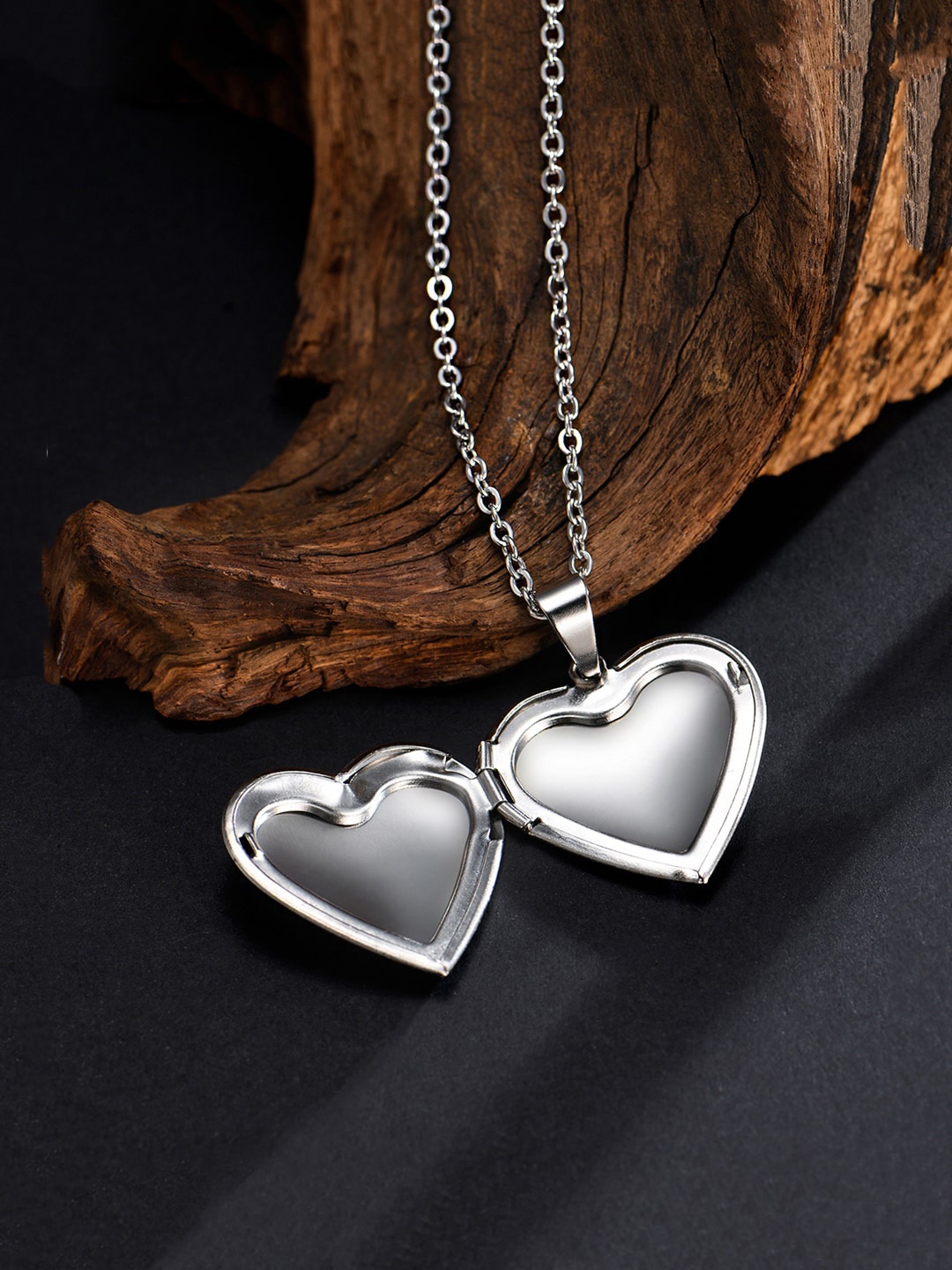 

Yellow Chimes Unisex Silver-Toned Openable Heart Photo Frame Pendant With Chain