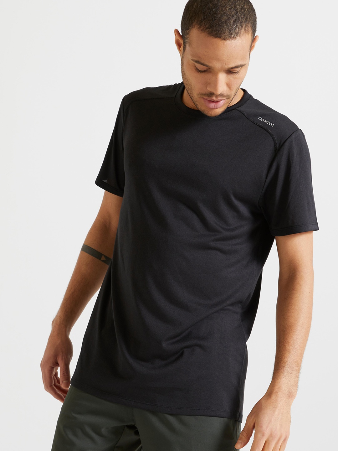 

Domyos by Decathlon Men Black Slim Fit Gym Training T-shirt