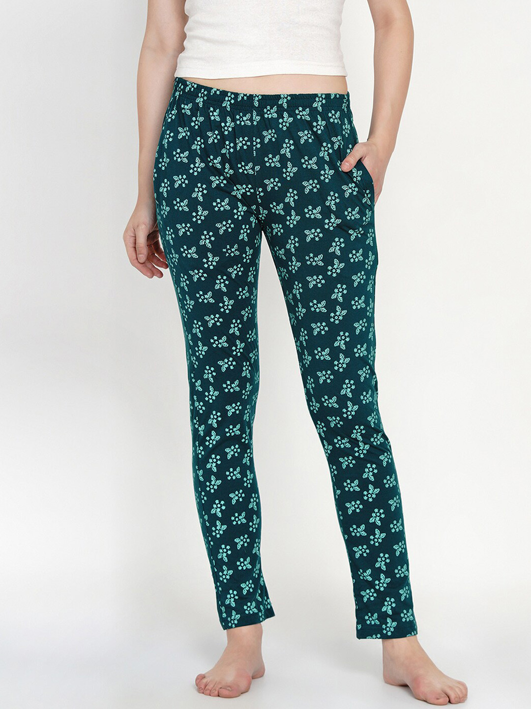 

FABNEST Women Green Floral Printed Lounge Pant