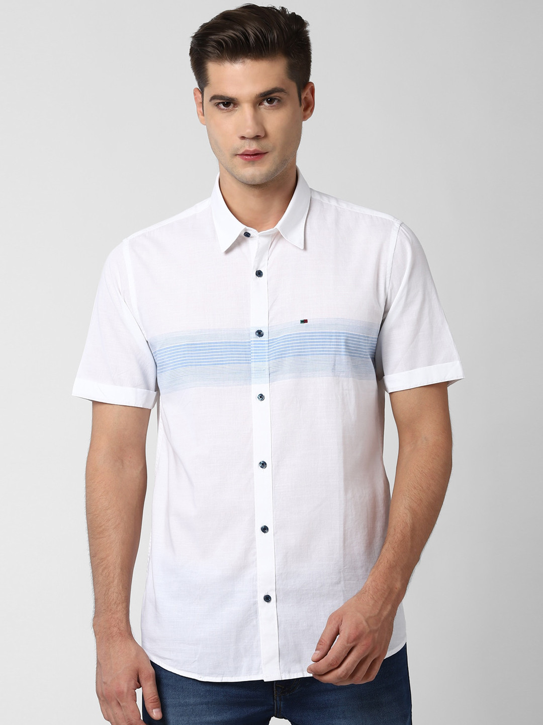 

Peter England Casuals Men White Slim Fit Striped Casual Shirt