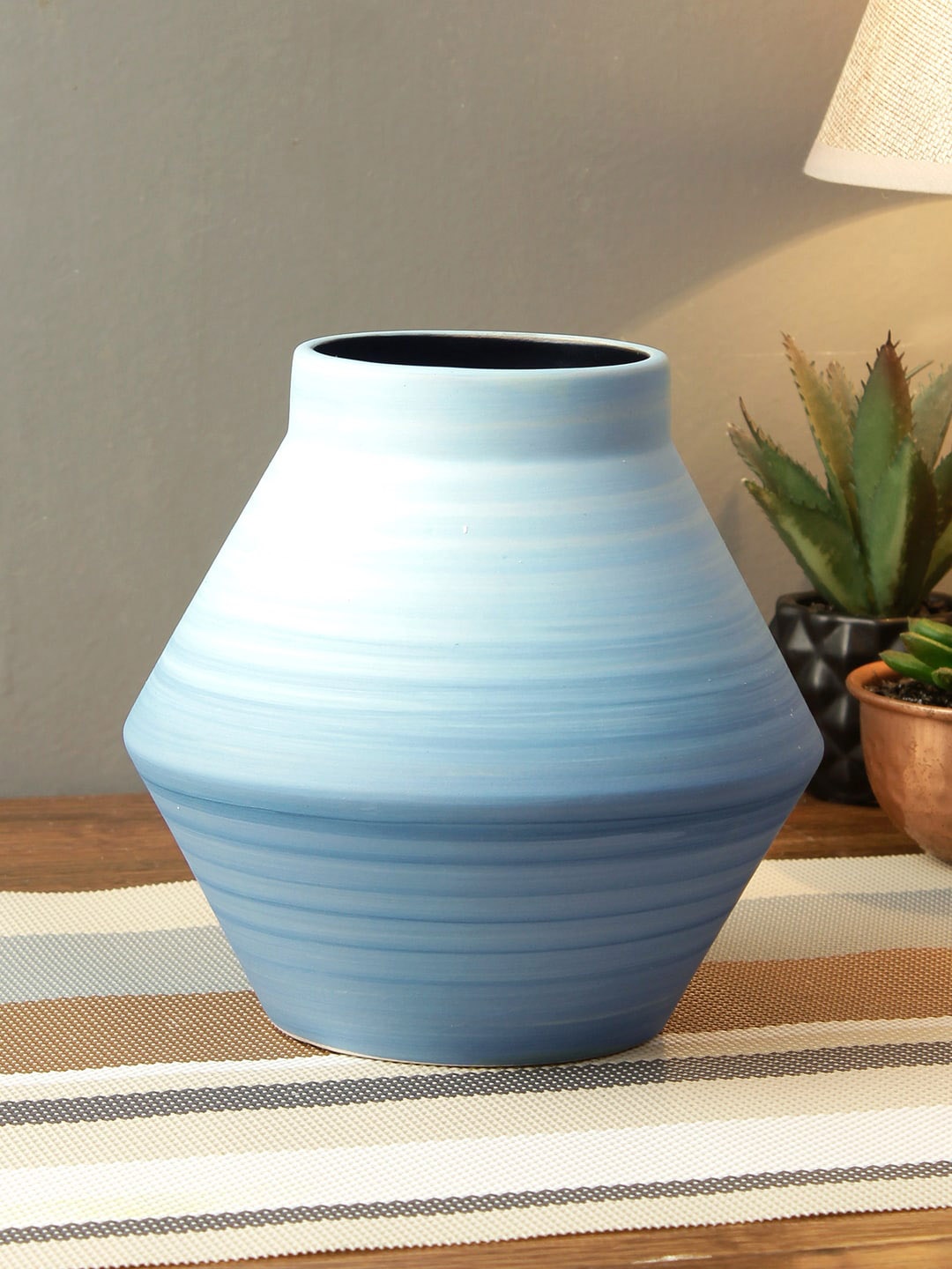 

TAYHAA Blue Ombre Traditional Design Flower Vase