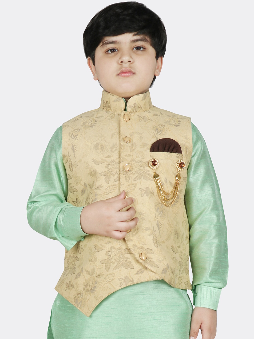 

SG YUVRAJ Boys Beige & Golden Ethnic Motifs Brocade Woven Design Nehru Jacket