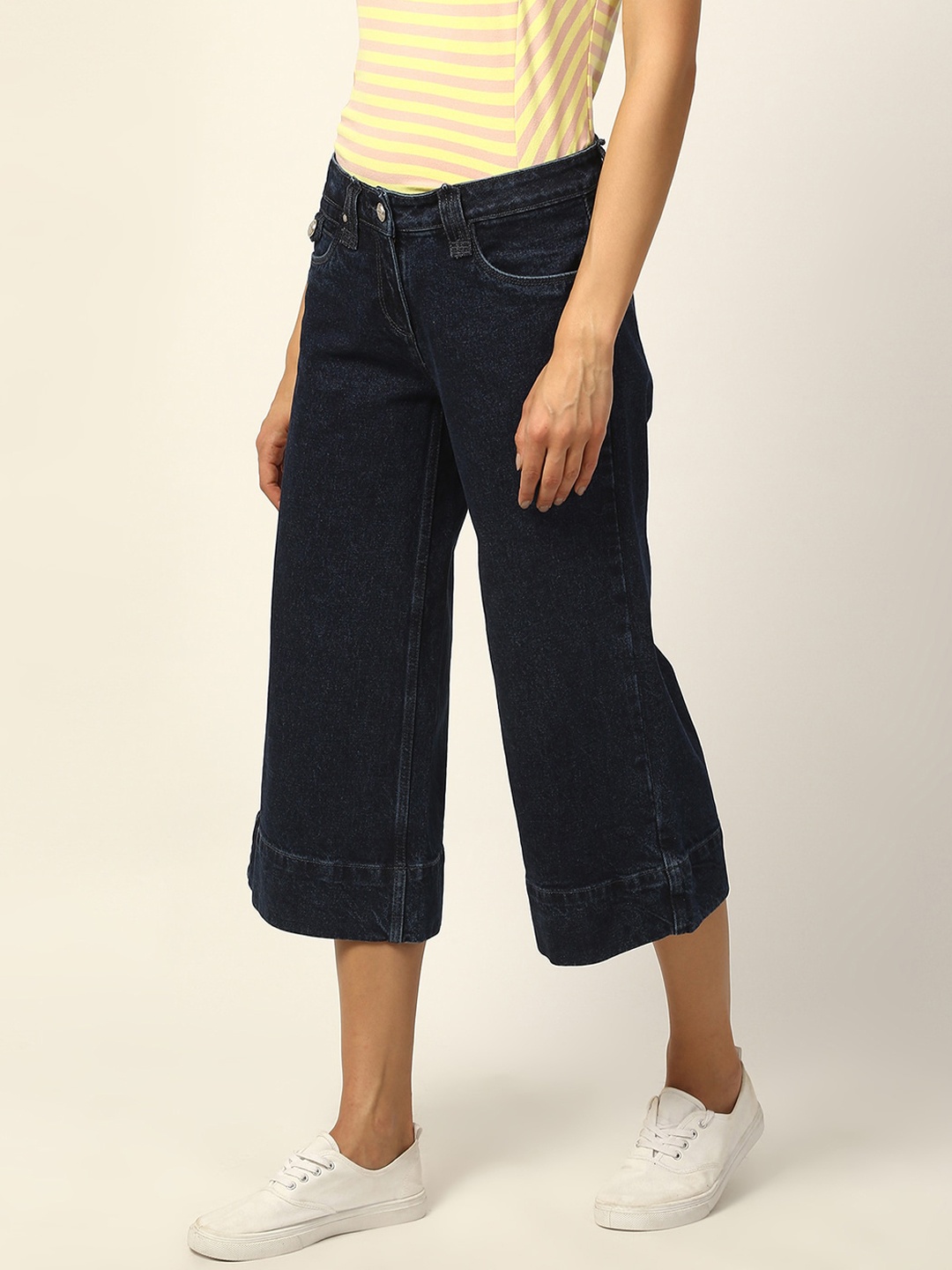 

ELLE Women Blue Flared Low Distress Jeans