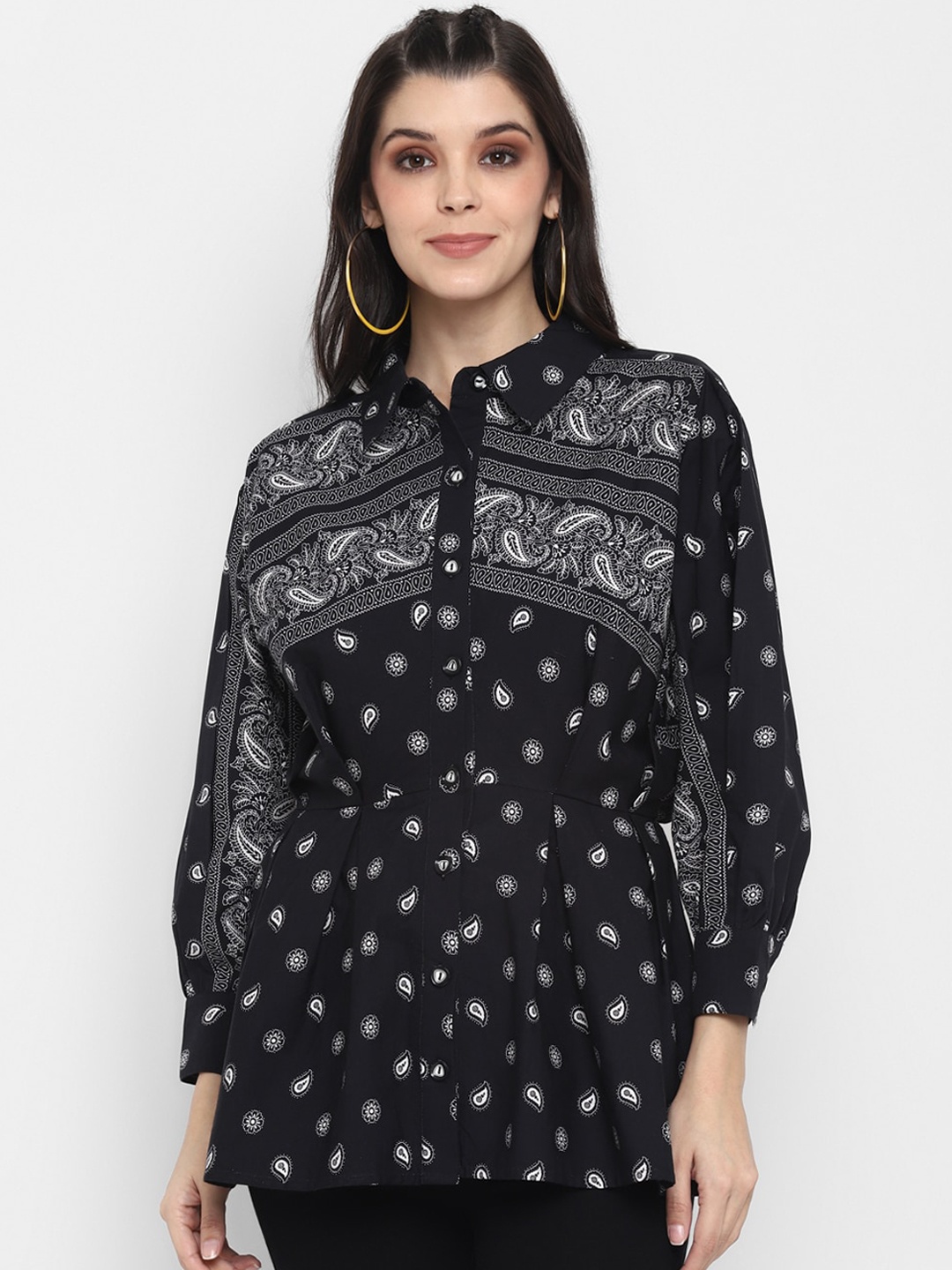 

BLANC9 Women Black Regular Fit Printed Casual Shirt