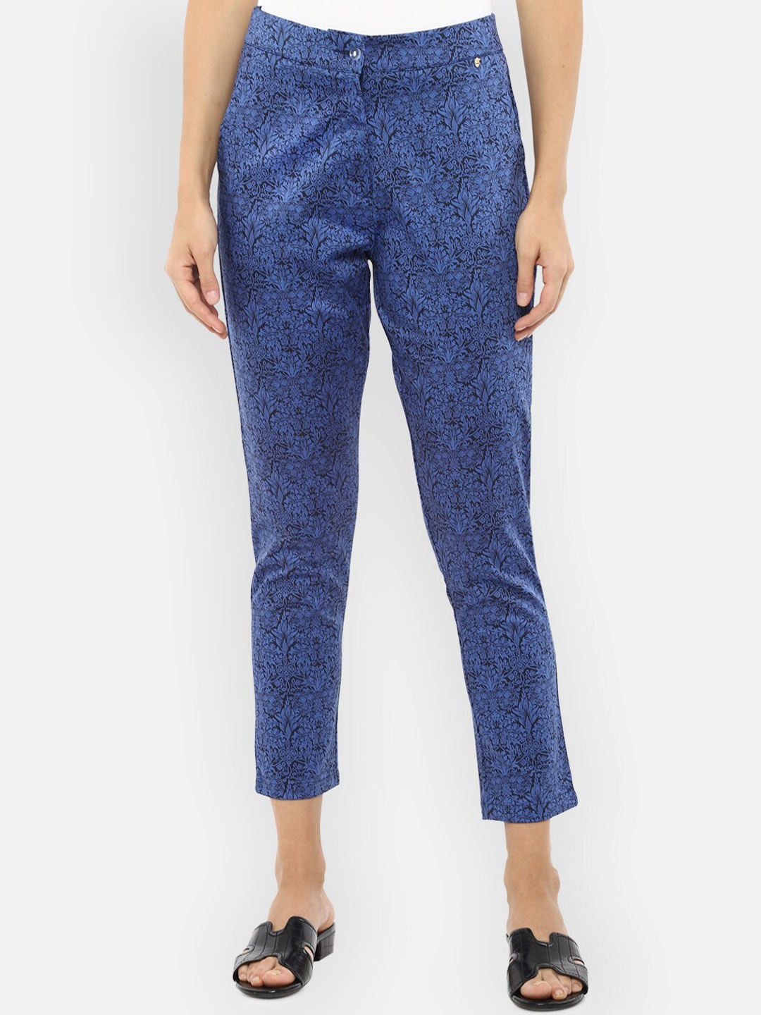 

Van Heusen Women Blue & Black Ethnic Motifs Print Crop Trousers