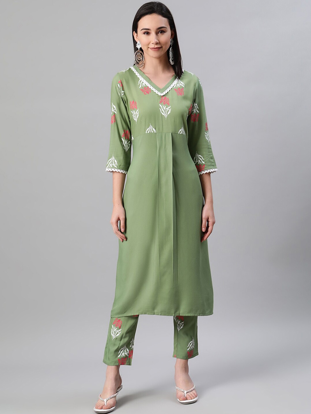

ZIYAA Women Green & White Ethnic Motifs Yoke Design Pleated Kurta