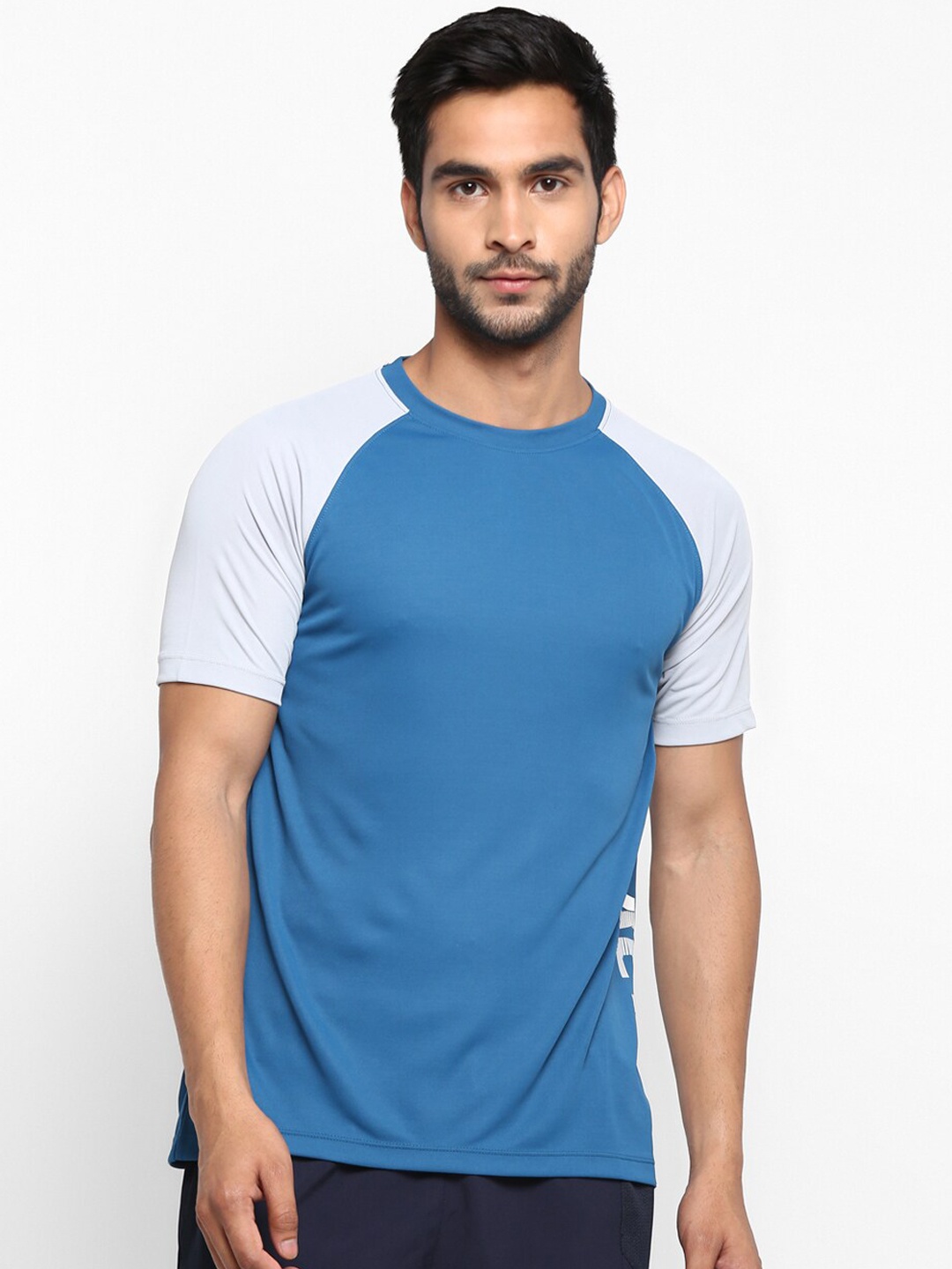

UCLA Men Blue Printed Round Neck T-shirt