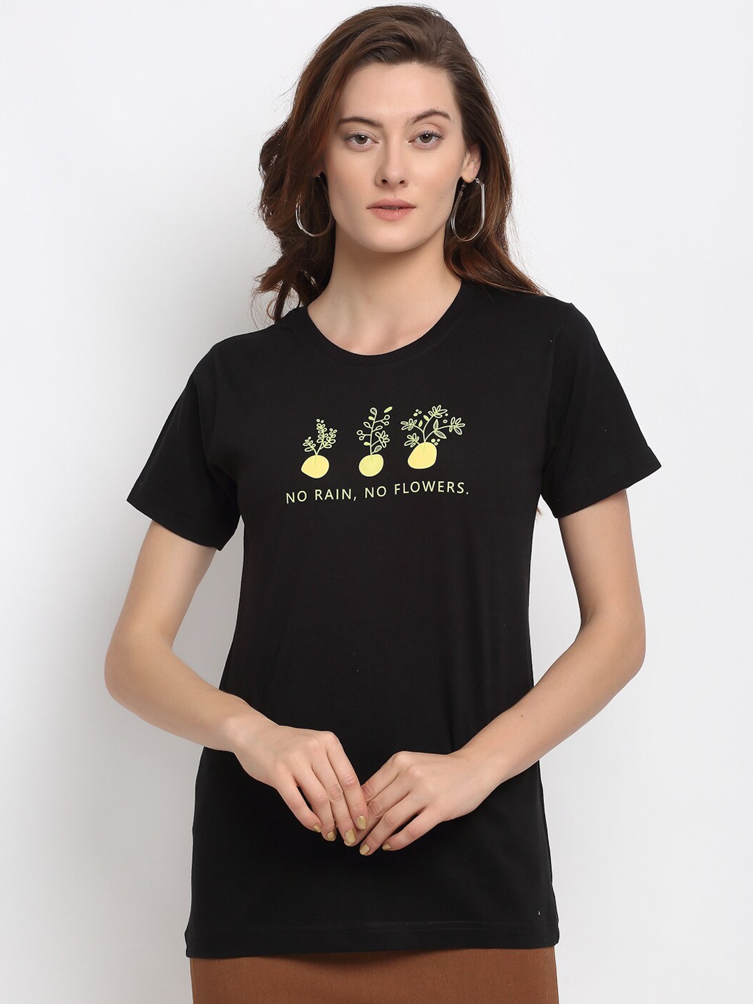 

YOLOCLAN Women Black Printed Round Neck T-shirt