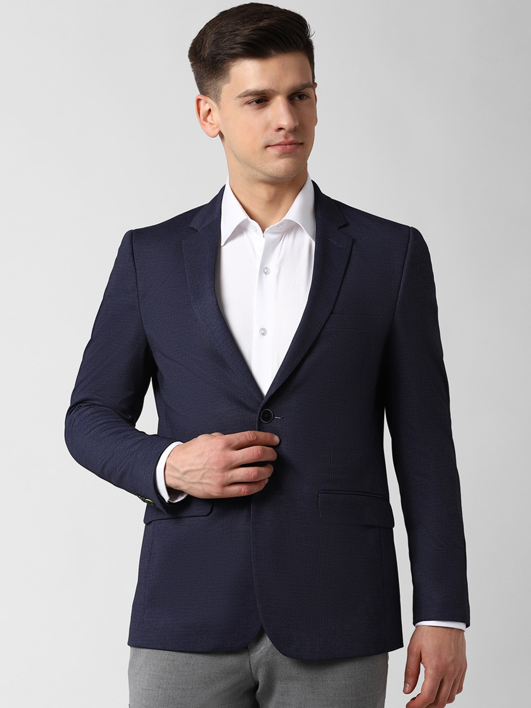 

Peter England Elite Men Navy Blue Solid Single-Breasted Slim-Fit Formal Blazer