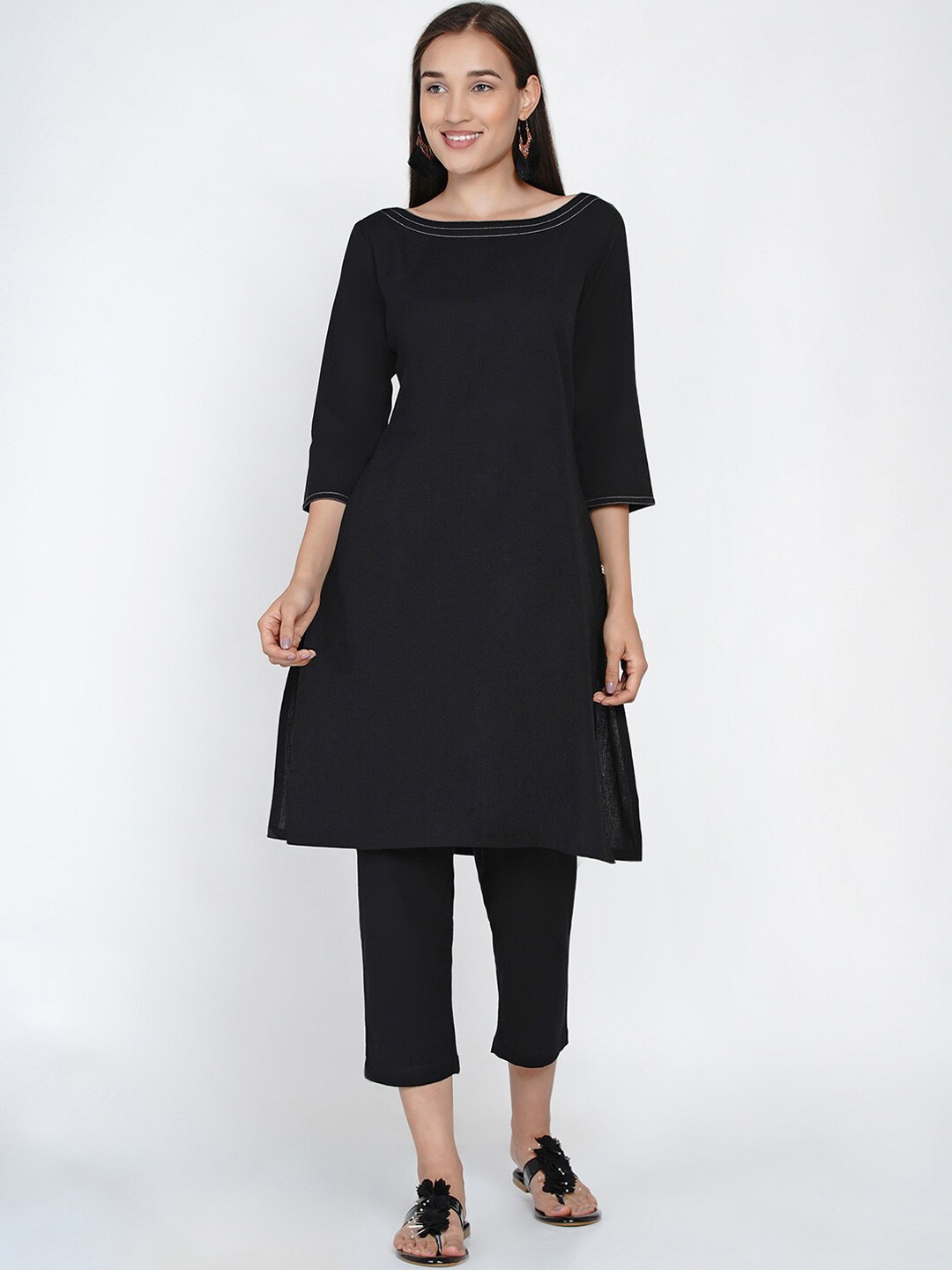 

FABNEST Women Black Solid Cotton Thread Work Straight Kurta
