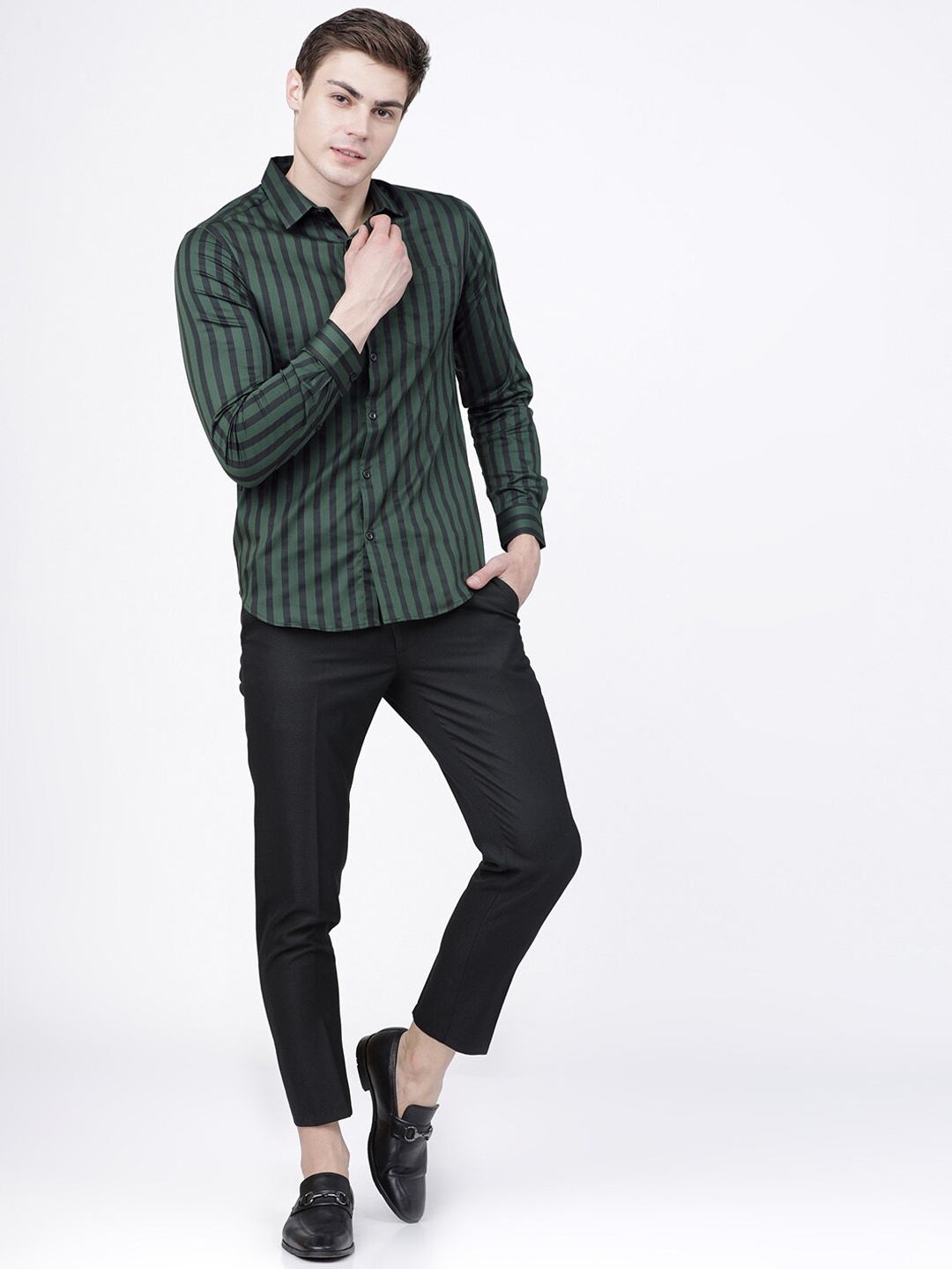 

HIGHLANDER Men Olive Green & Black Slim Fit Striped Casual Shirt