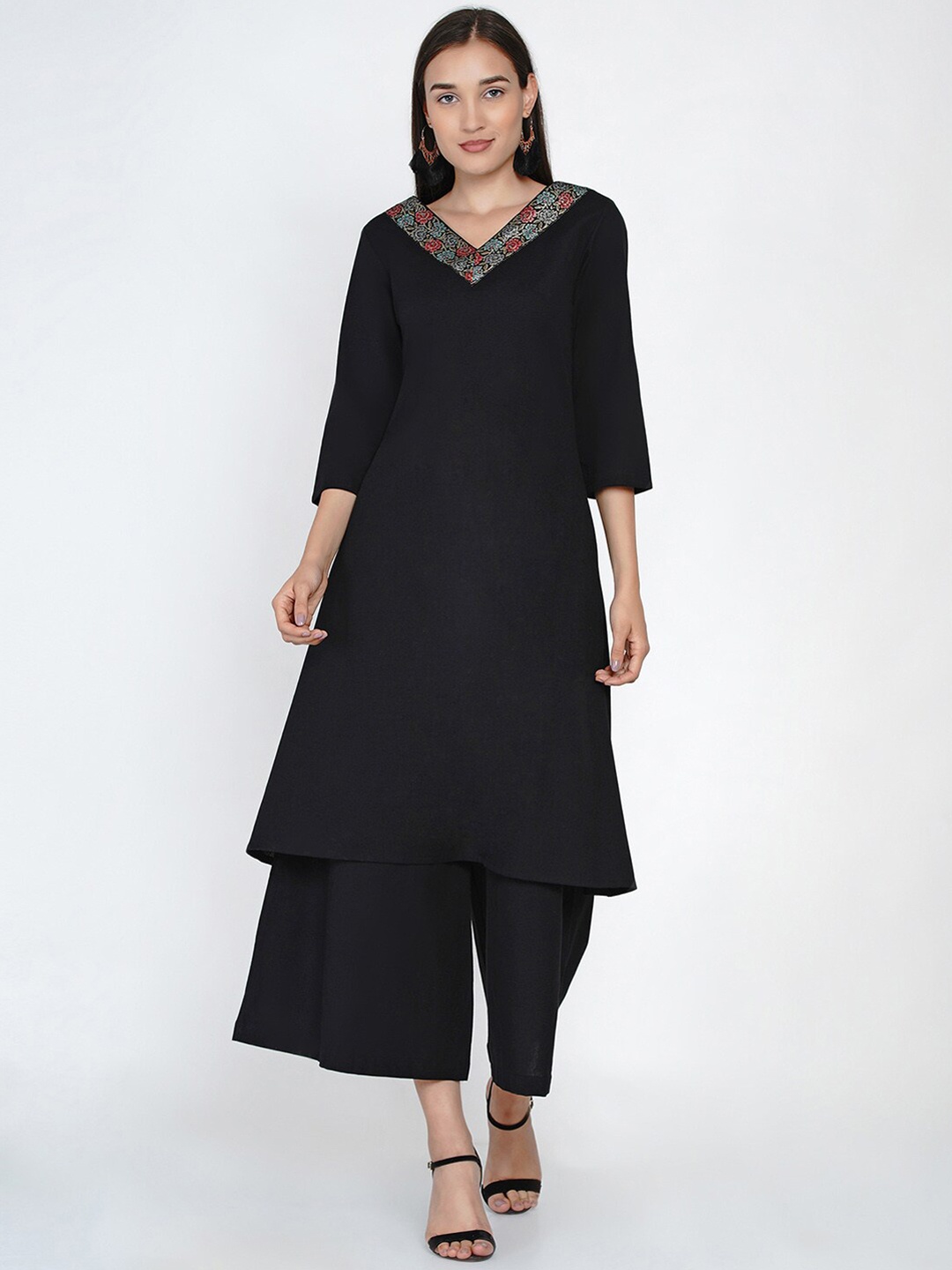 

FABNEST Women Black Solid Kurta with Palazzos