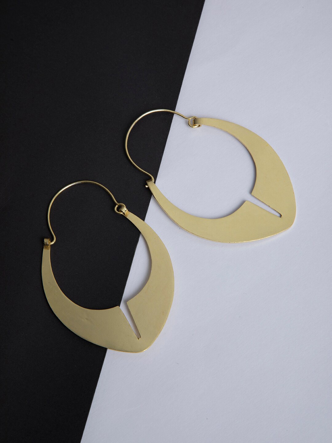 

INDYA Gold-Plated Contemporary Hoop Earrings