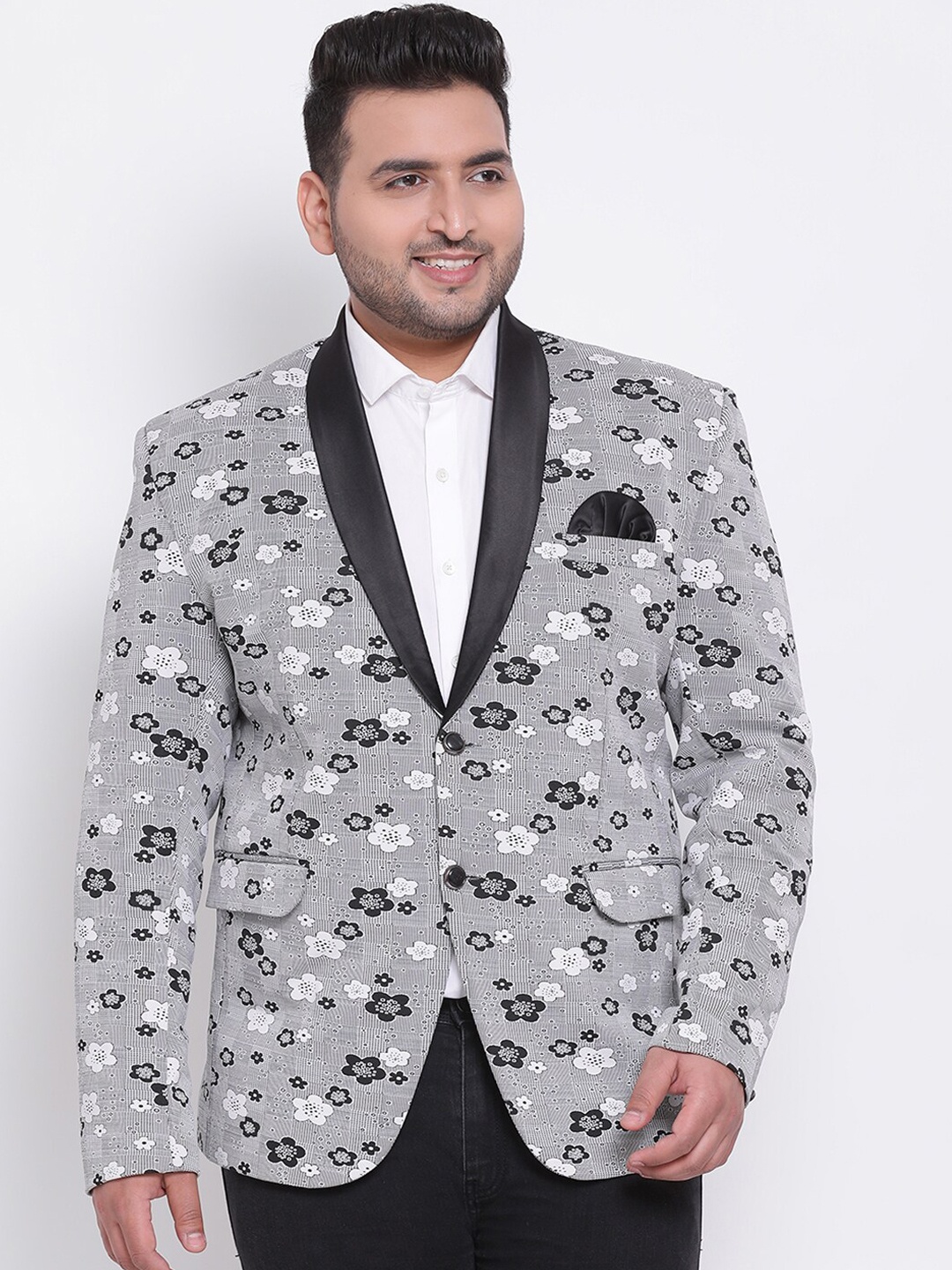 

Hangup Men Grey & Black Jacquard Single-Breasted Tuxedo