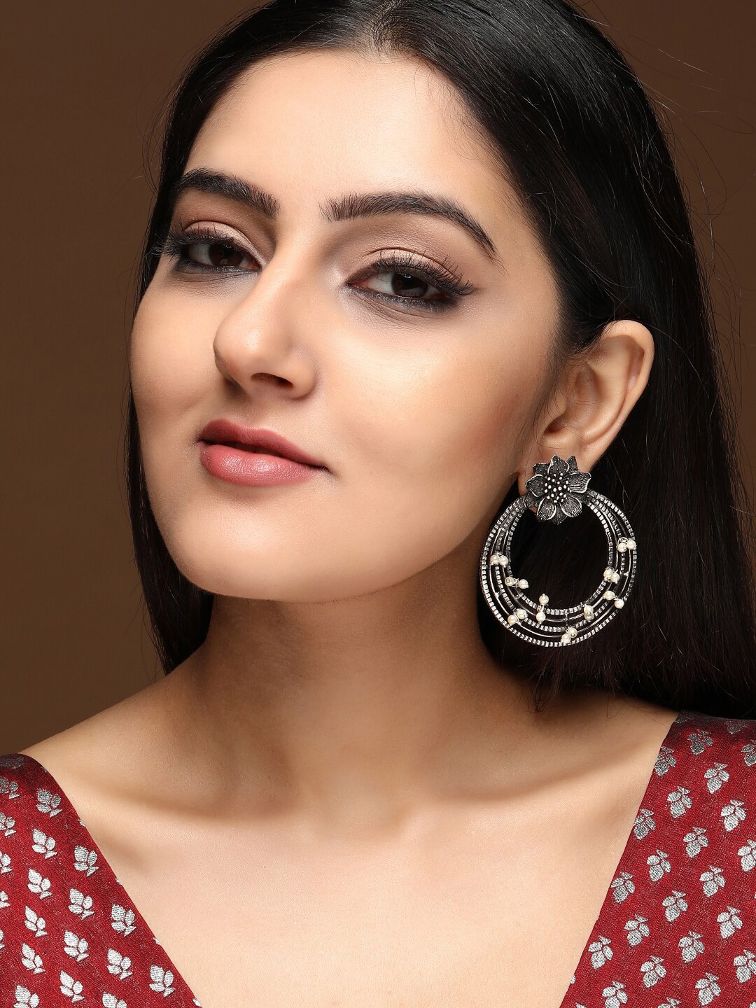 

Rubans Off-White Silver-Plated Handcrafted & Oxidised Beaded Circular Drop Earrings