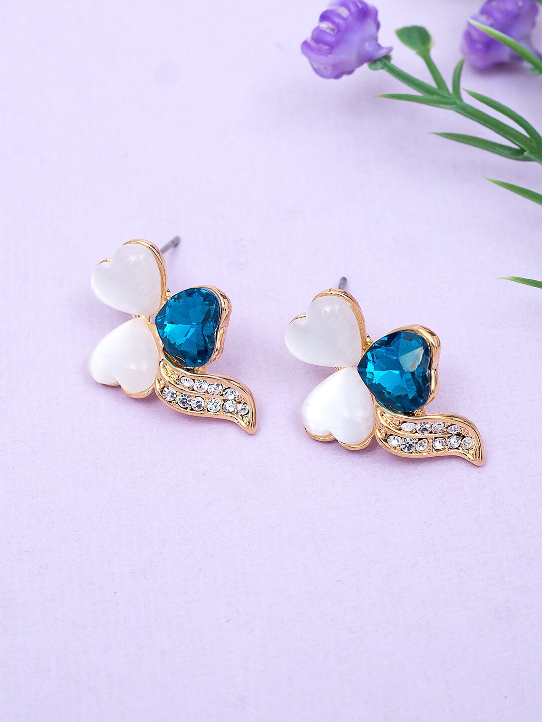 

Golden Peacock Gold-Toned & White Heart Shaped Studs