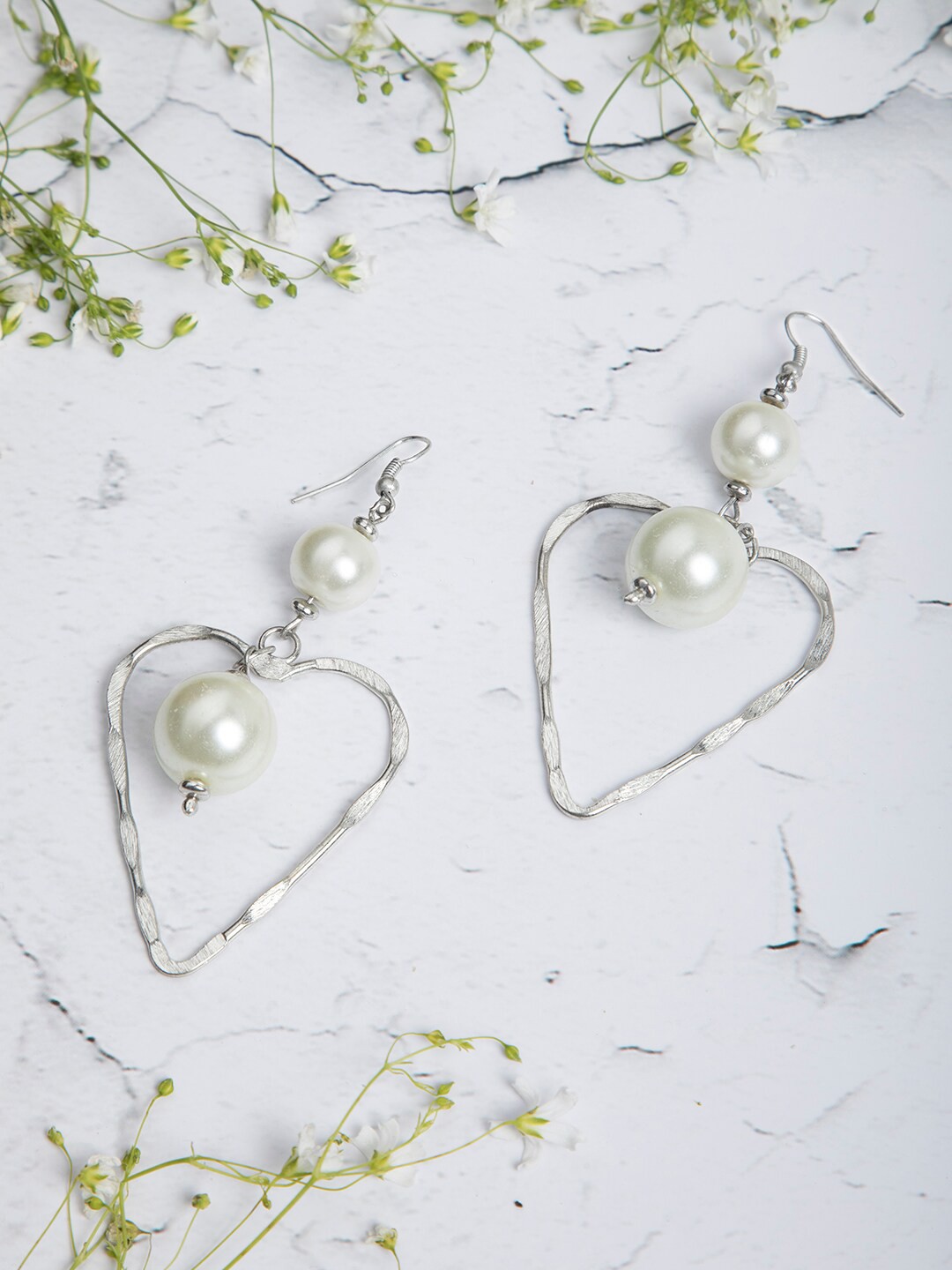 

INDYA Silver-Plated & White Heart Shaped Drop Earrings