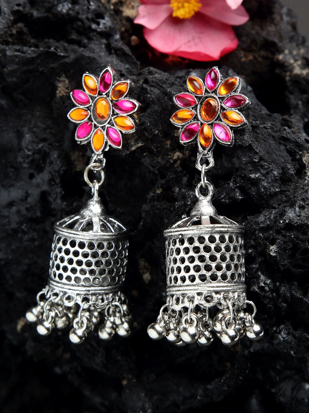 

NEUDIS Sliver-Toned & Pink Oxidised Antique Dome Shaped Jhumkas, Silver