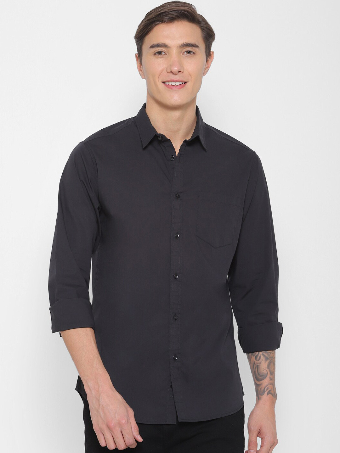 

FOREVER 21 Men Black Slim Fit Solid Casual Shirt